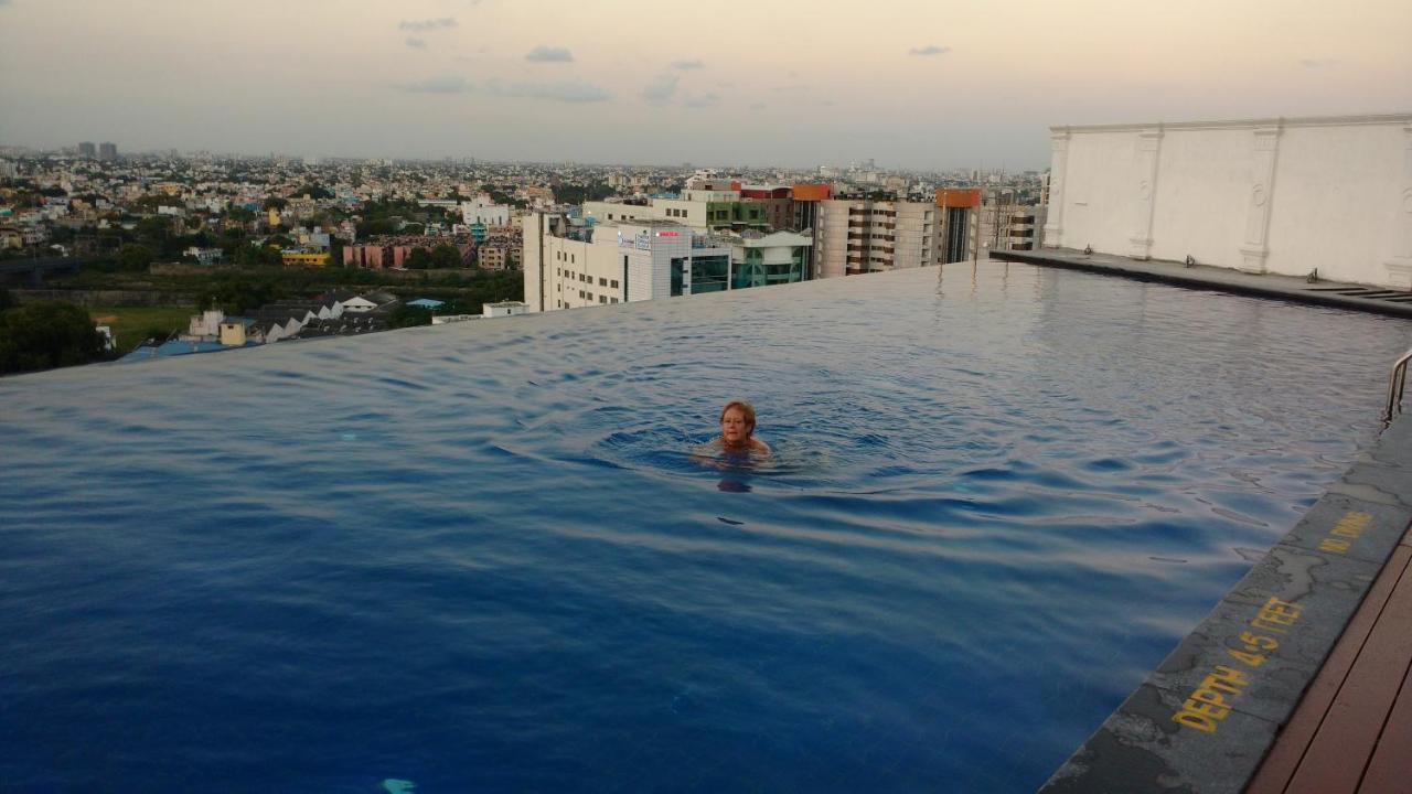 Ramada Plaza Hotel 5*