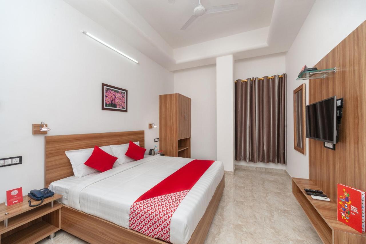 Collection O 22588 Gulnar Near Apollo Hospital 3*