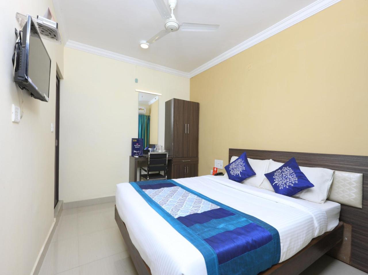 Oyo 14037 Hotel Chennai