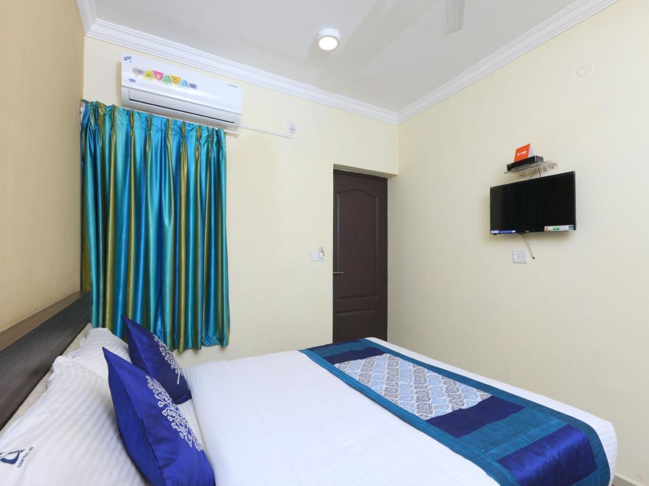Oyo 14037 Hotel