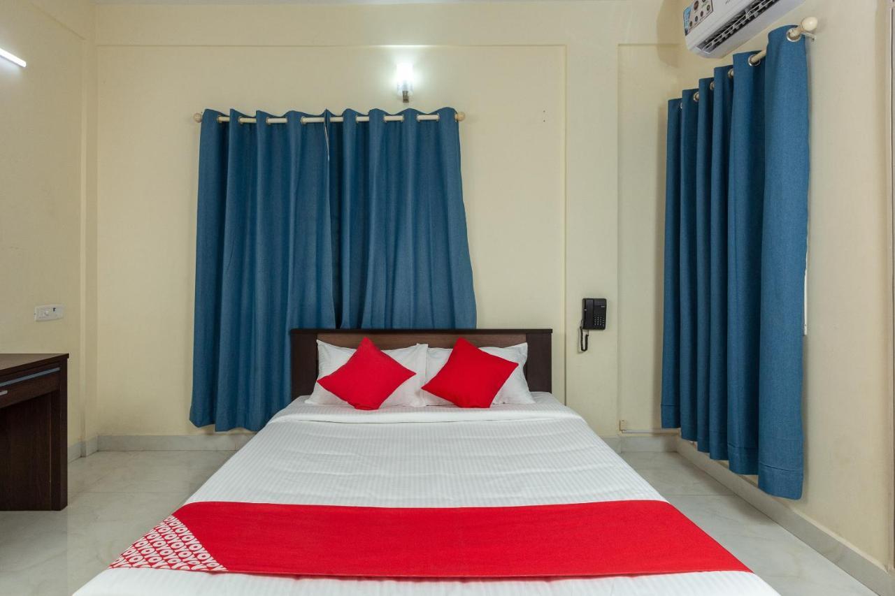Oyo 23081 Little Service 3* Chennai