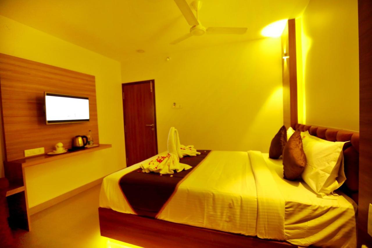 Kek Grand Park Hotel 3*