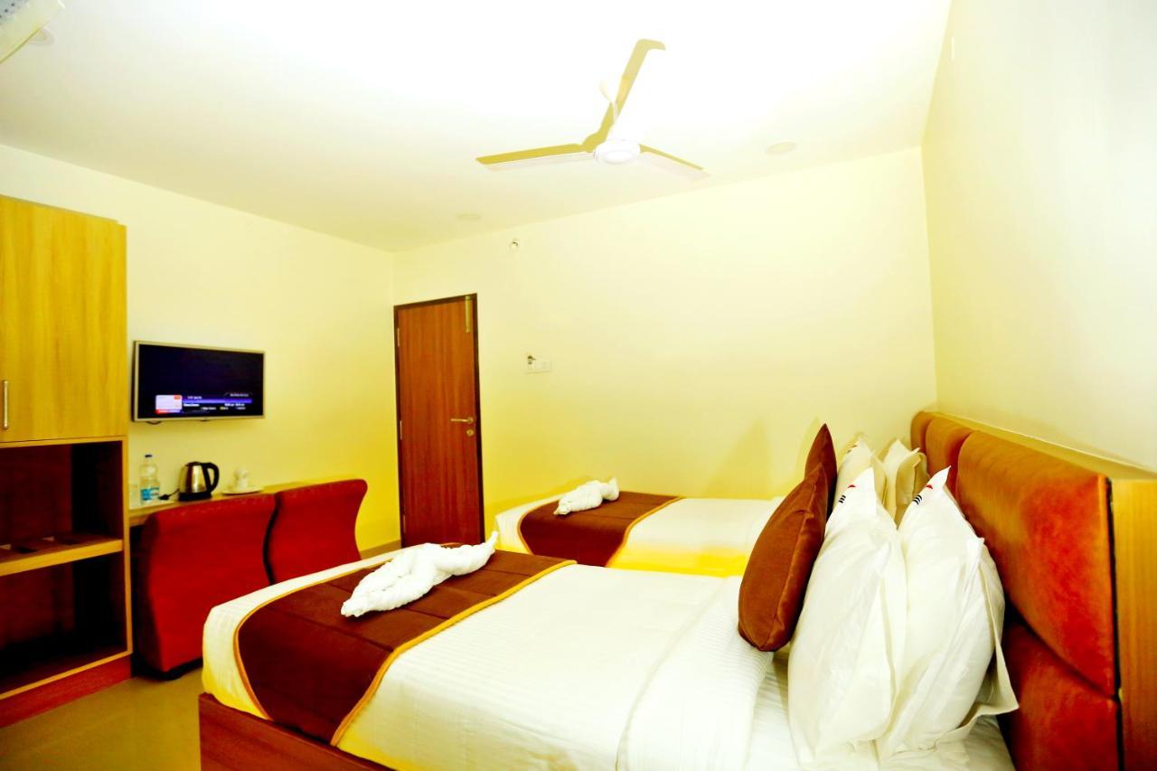 Kek Grand Park Hotel 3*