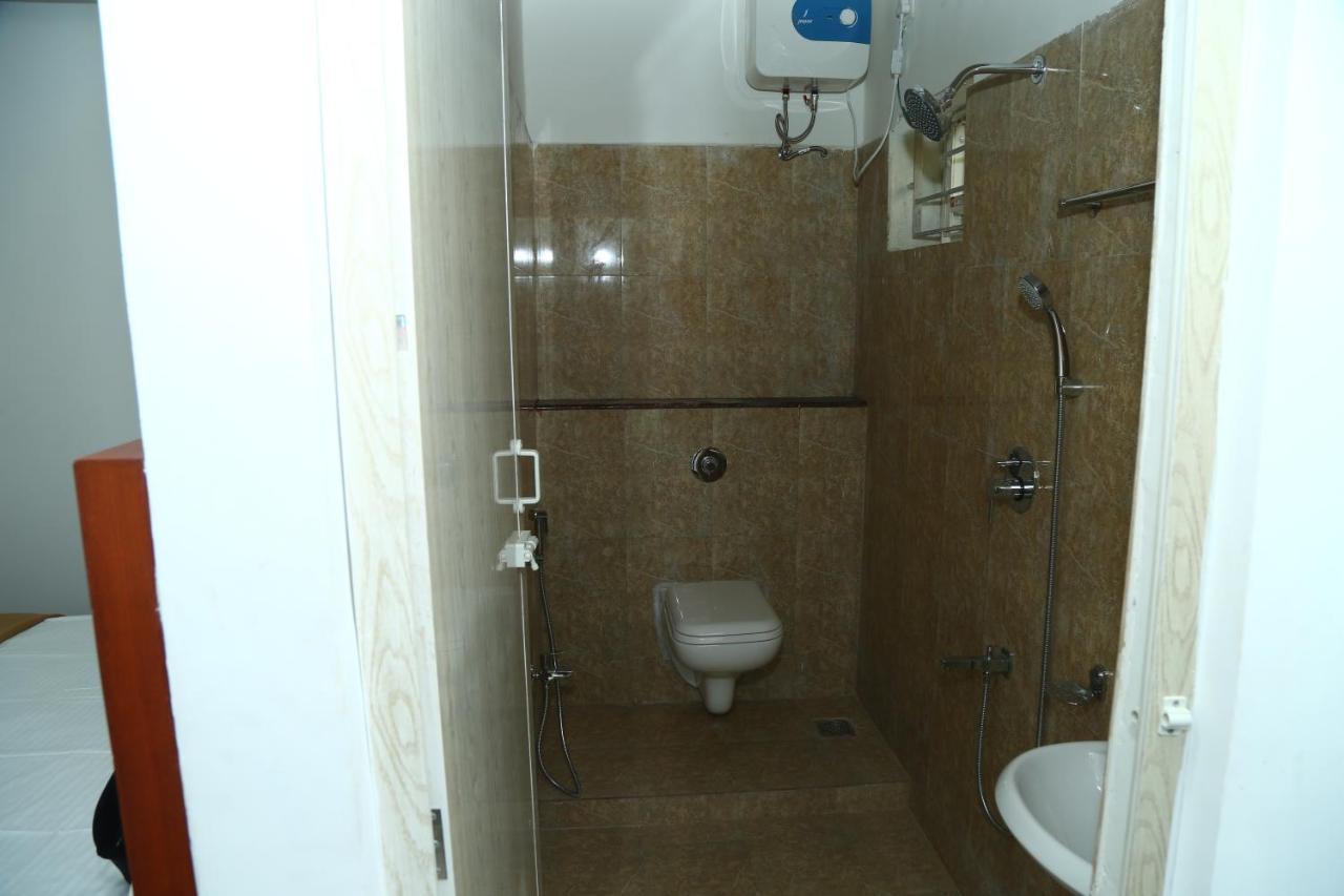 Hotel Medavakkam Sri Sai Residency