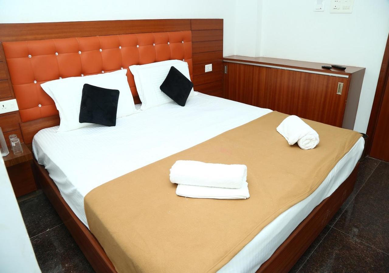 Medavakkam Sri Sai Residency Hotel