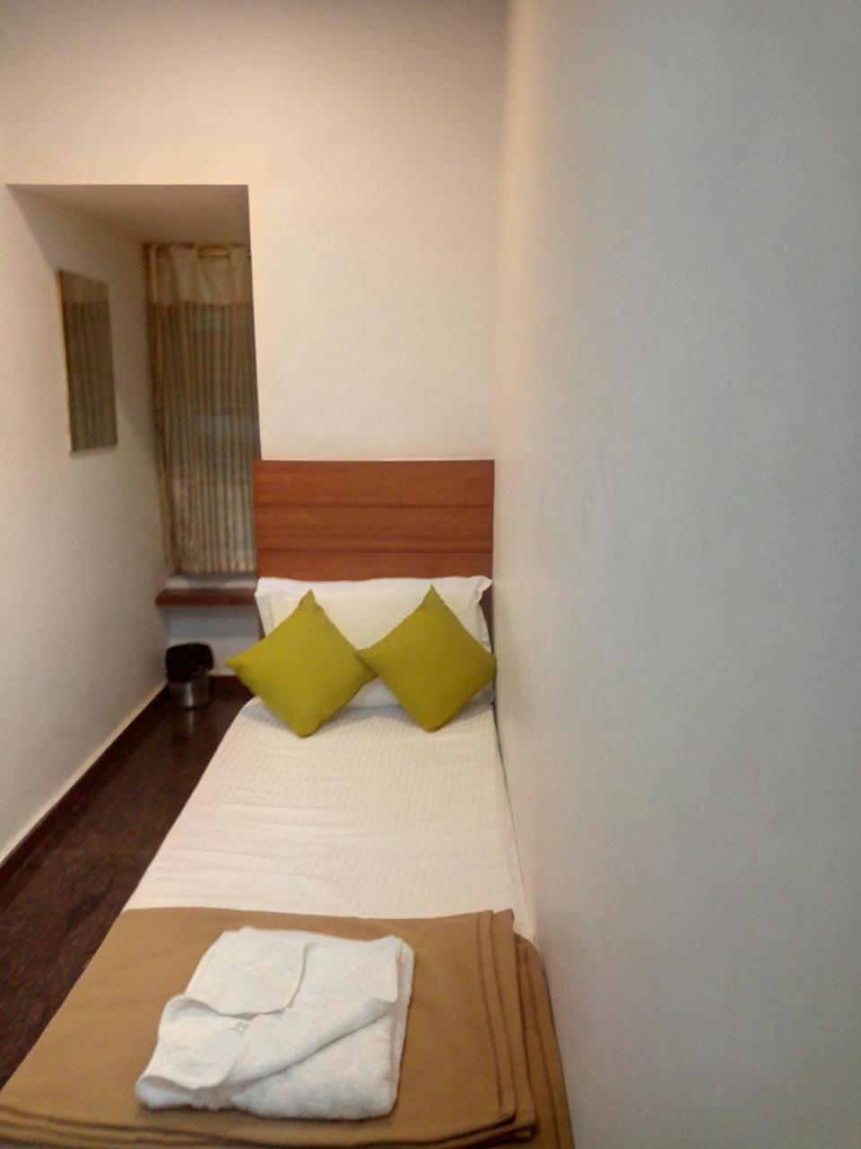 Medavakkam Sri Sai Residency Hotel