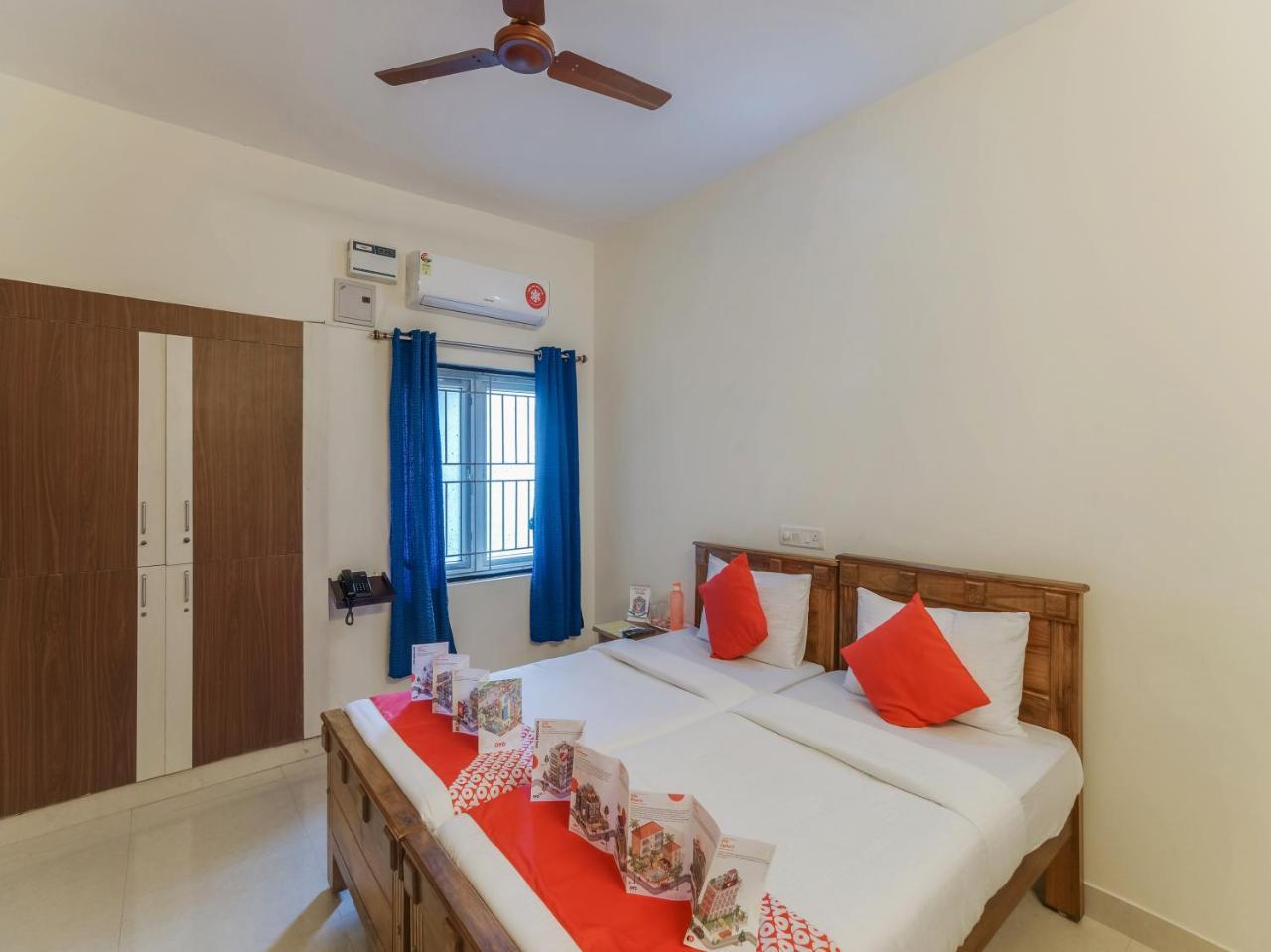 Hotel Oyo 19942 Prathyangira Associates 3*