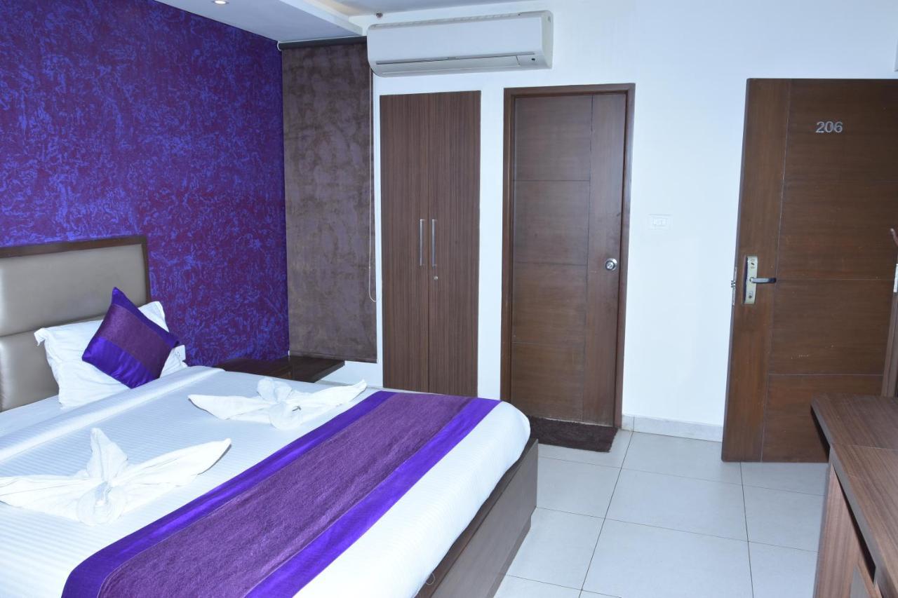 Raj Residency Near Us Consulate 3*
