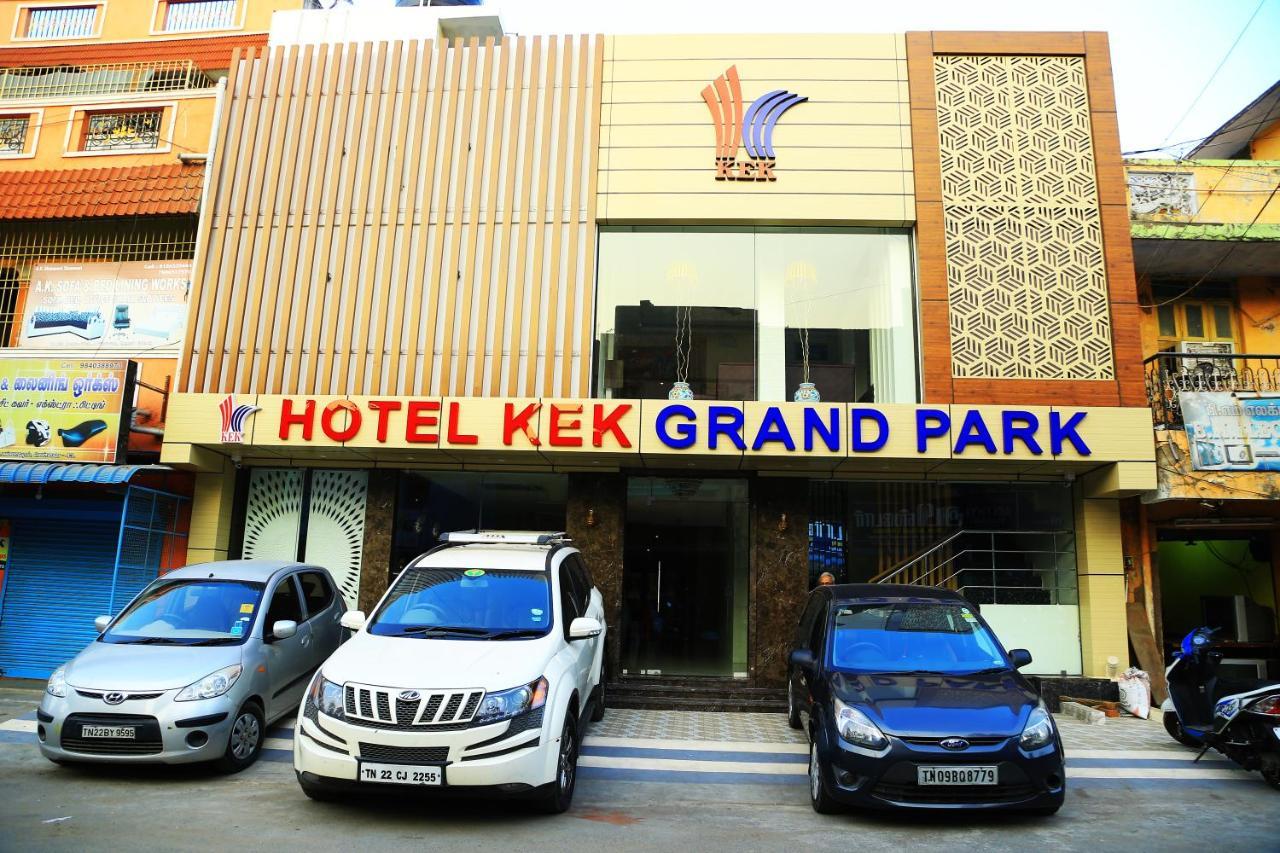 Kek Grand Park Hotel 3*