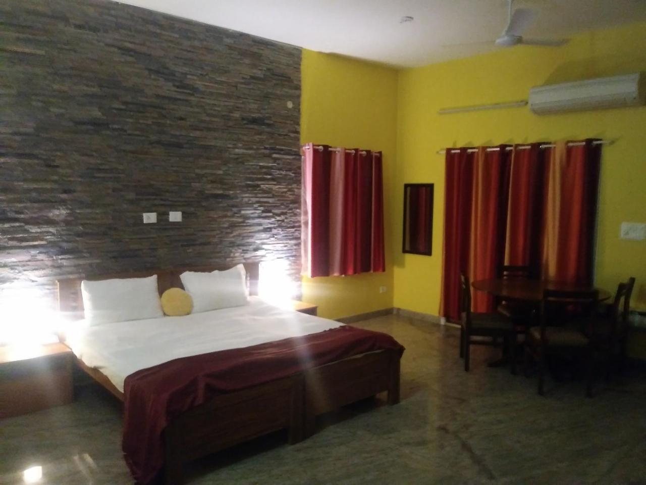 Bed & Breakfast Royale Achaya Chennai