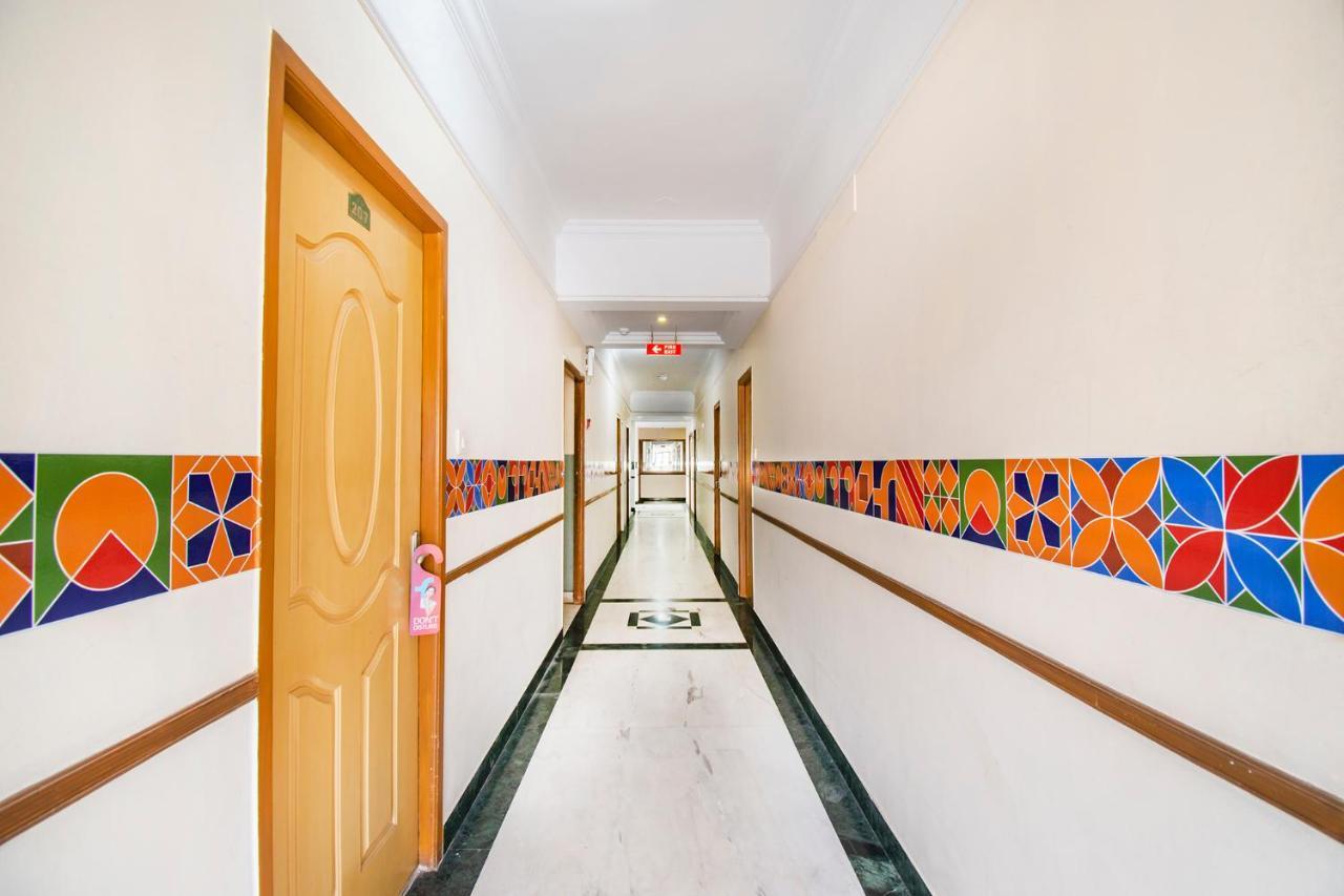 Hotel Fabhotel Metro Manor Central Station 3*