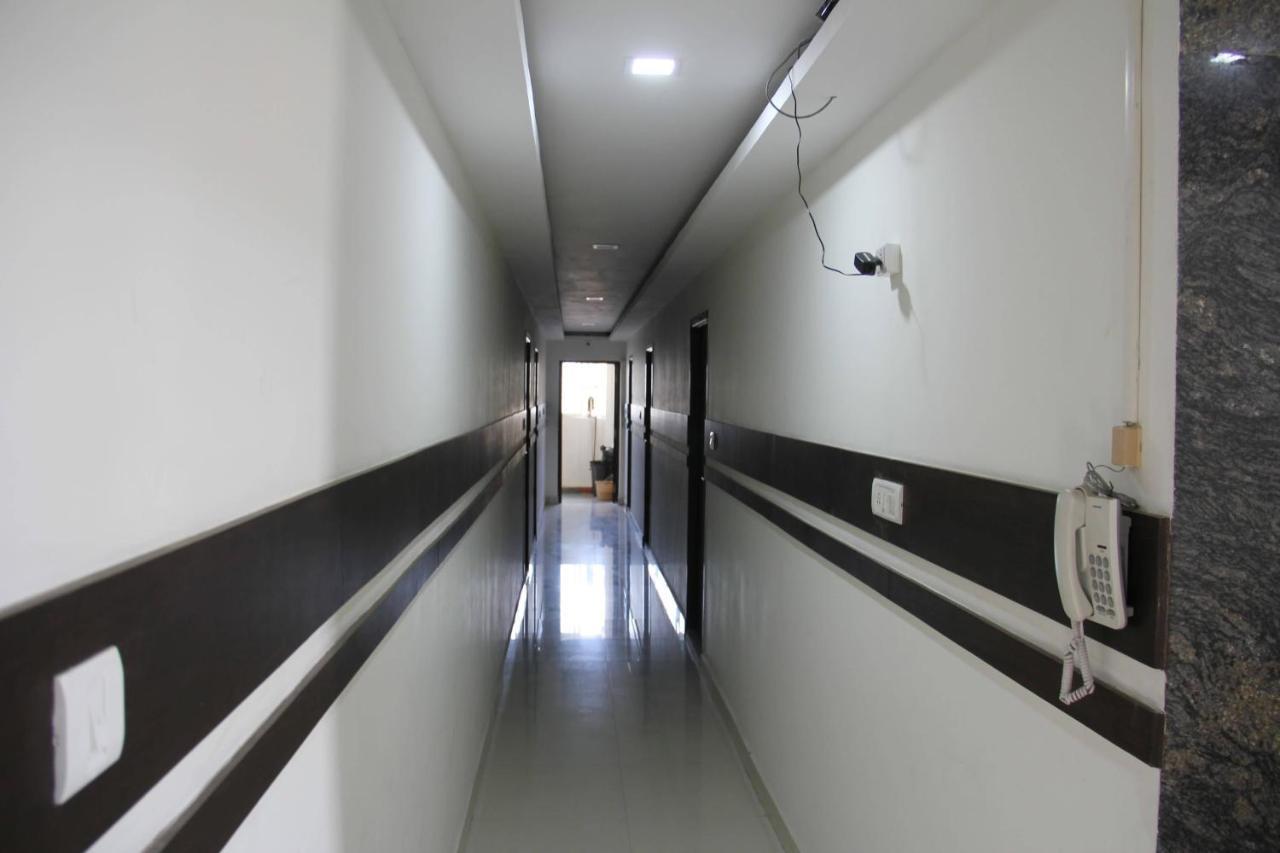 Seaqueen Residency Hotel *