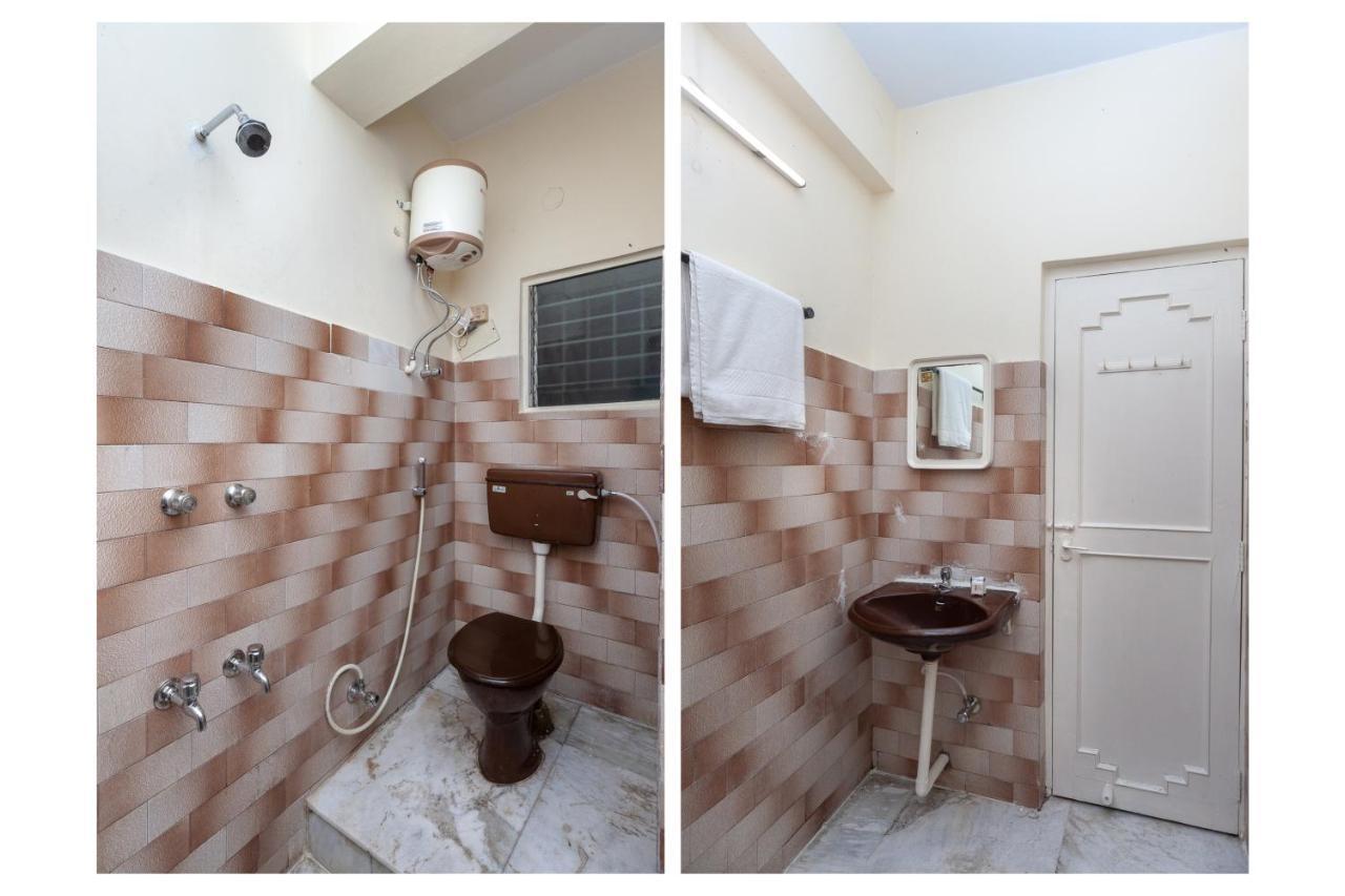 Hotel Oyo 24168 Amrita 3*
