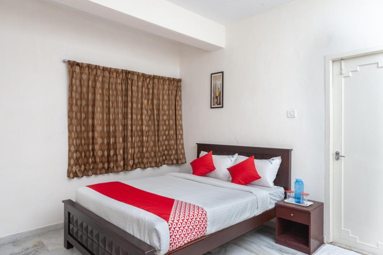 Oyo 24168 Amrita 3*