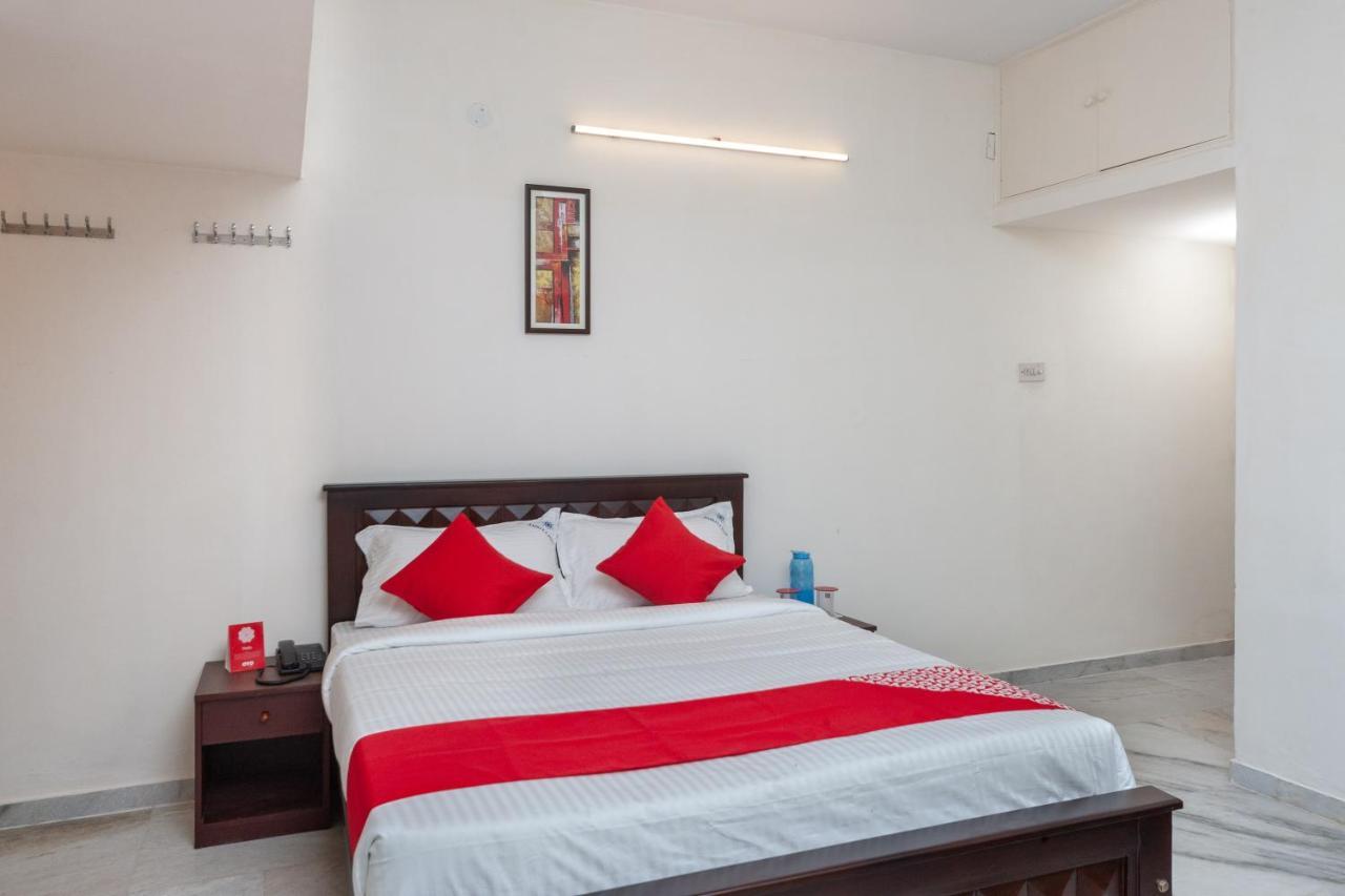 Oyo 24168 Amrita 3*