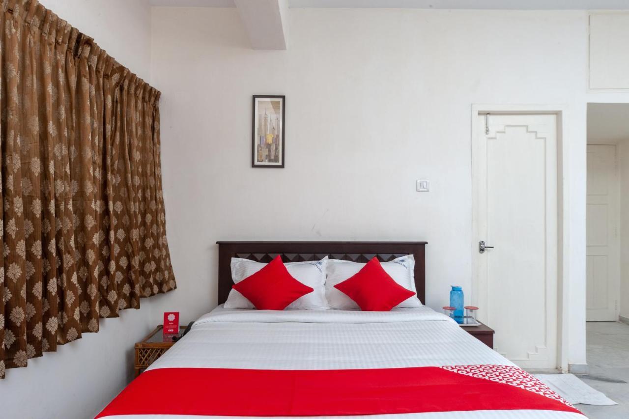 Oyo 24168 Amrita Hotel