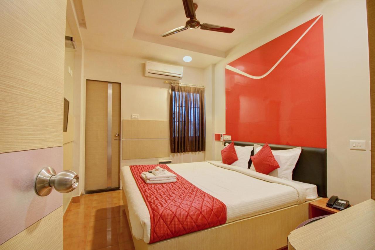 Hotel Oyo 968 Hotel Poigai 3*