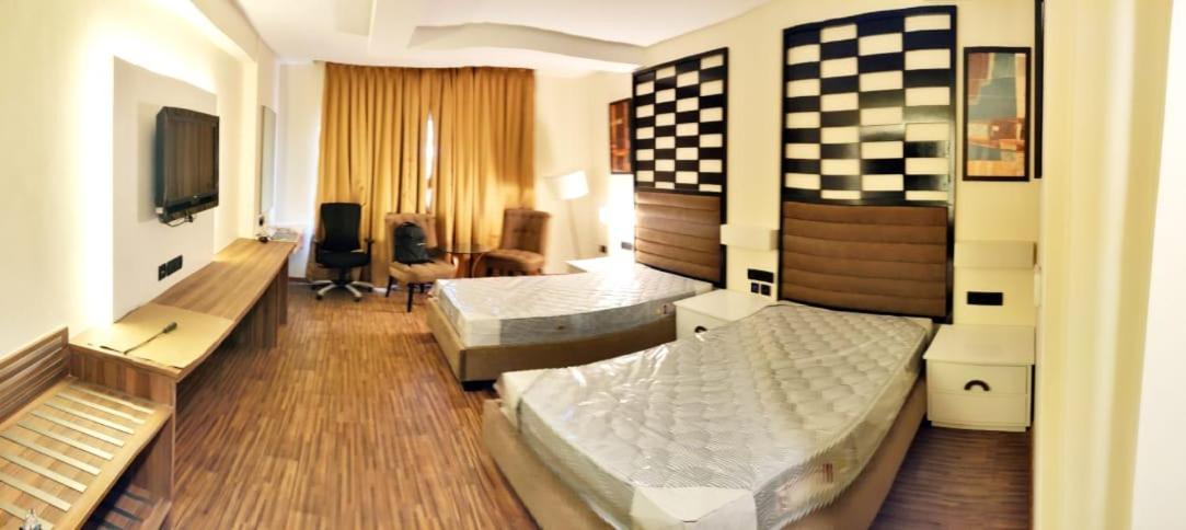 Hotel The Checkers