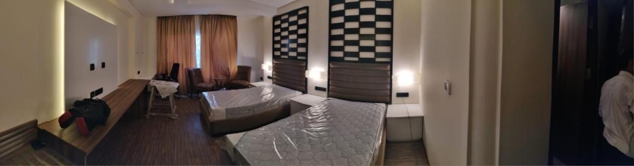 The Checkers 4* Chennai