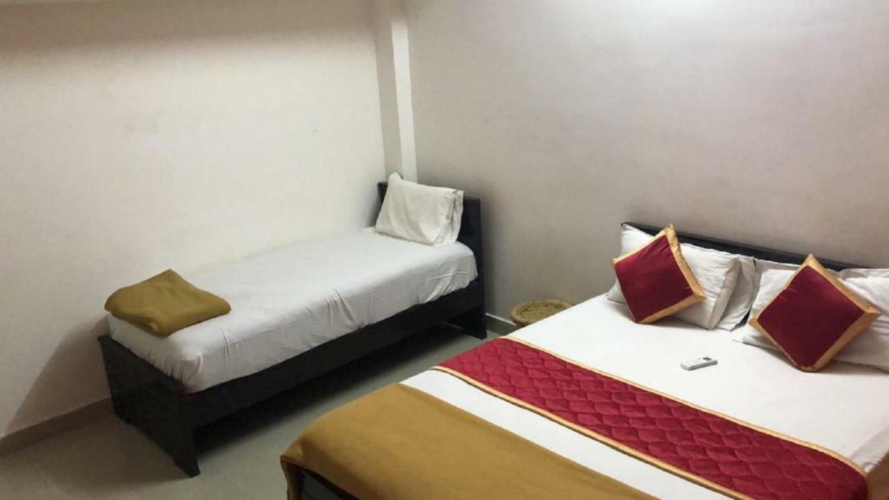 Hostel Royal Palace