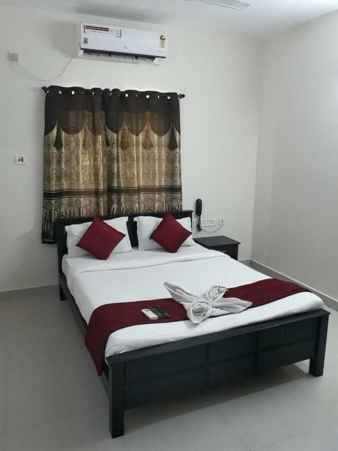Bed & Breakfast The Posh Residency, Ecr