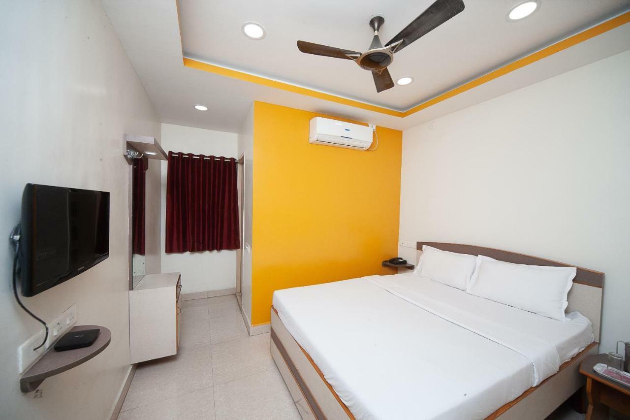 Spot On 37272 Alfa Palace Hotel 3*