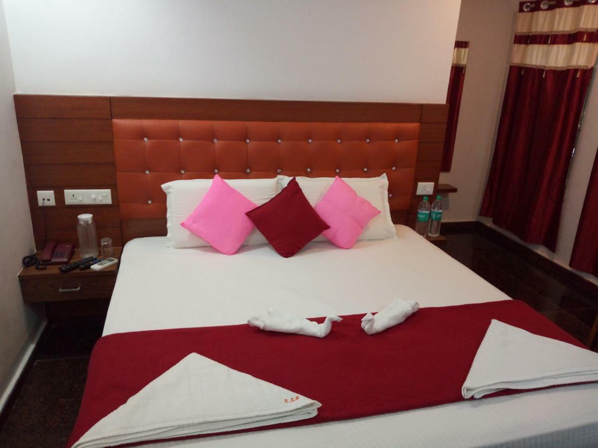 Hotel Medavakkam Sri Sai Residency