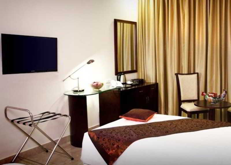 Hotel H