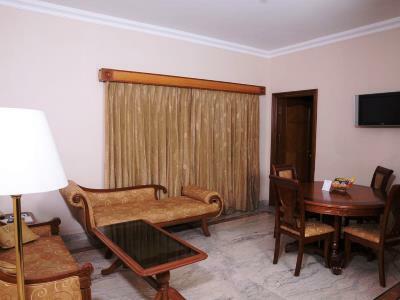 Raj Park Hotel
