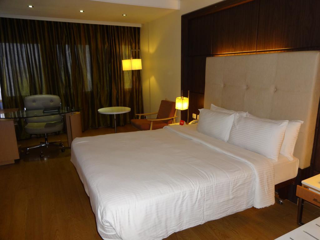 Savera Hotel 4*