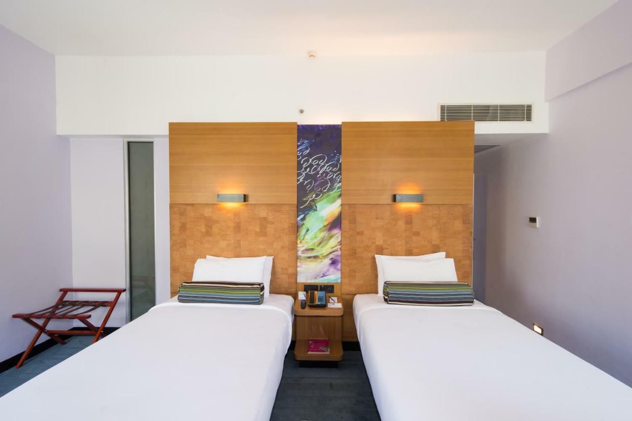 Aloft Omr It Expressway 4*