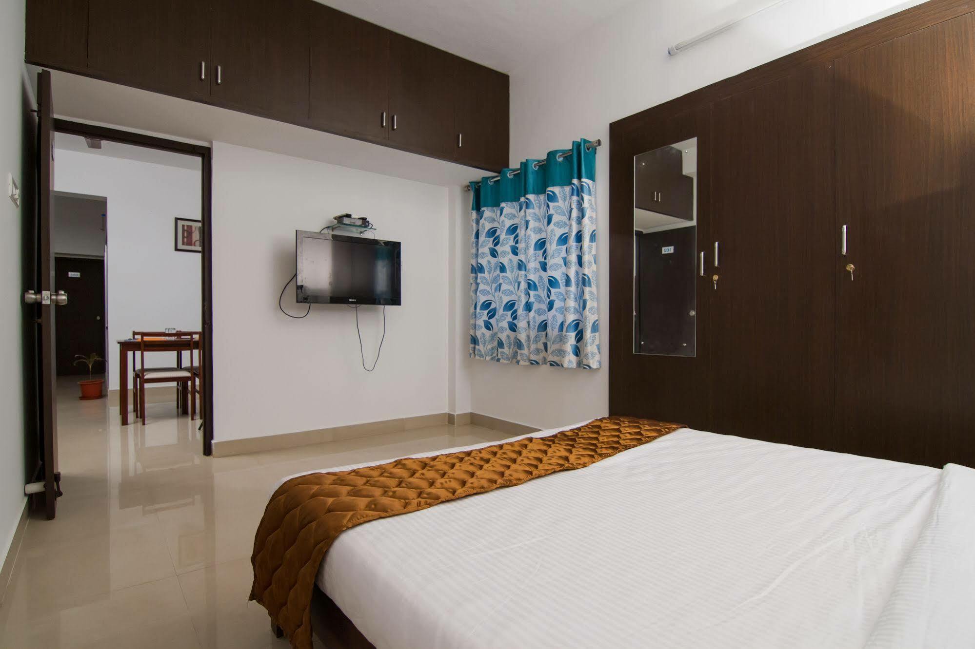 Phoenix Hospitality Services Apartment *