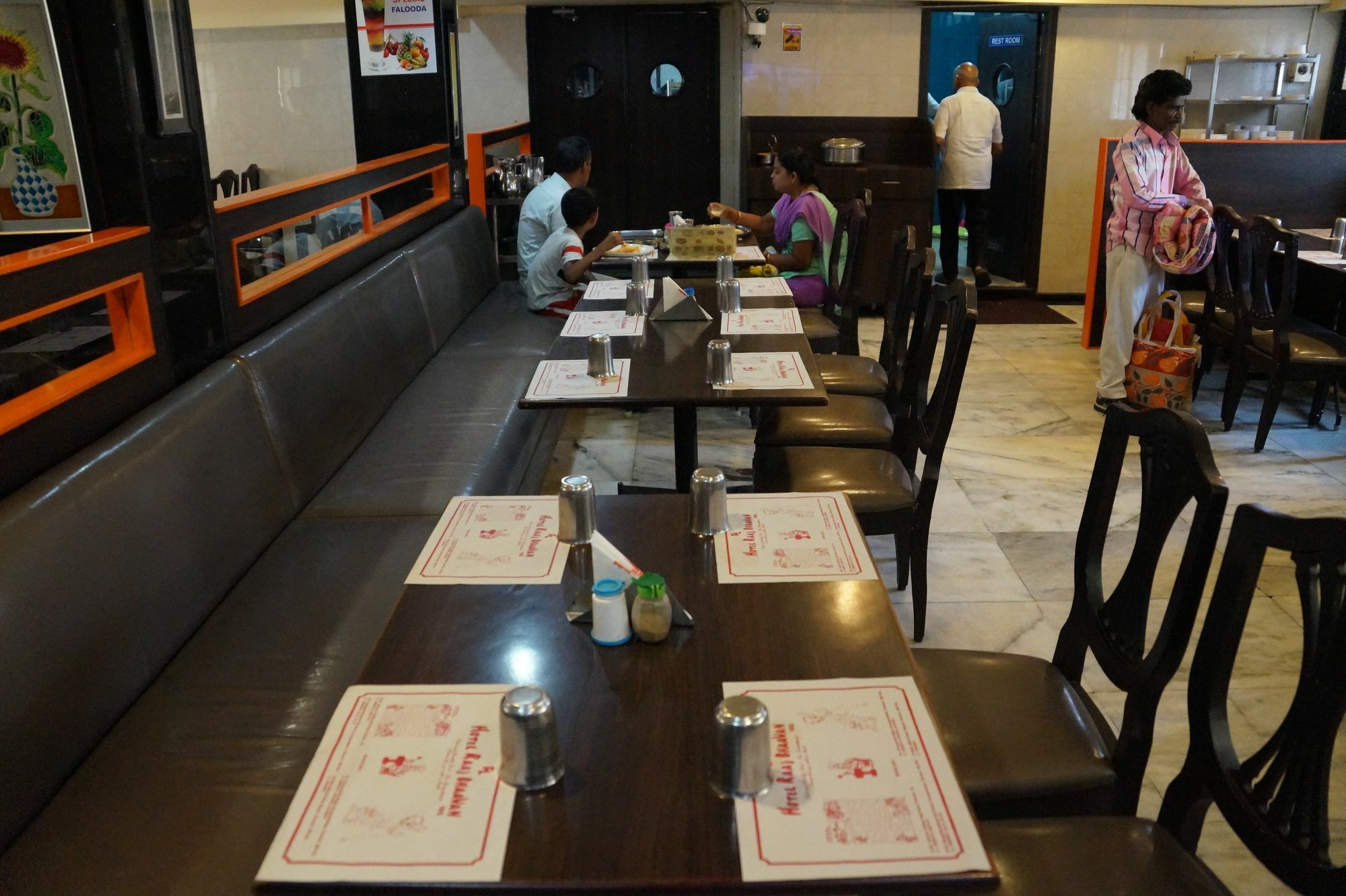 Oyo 5377 Raaj Bhaavan Chennai
