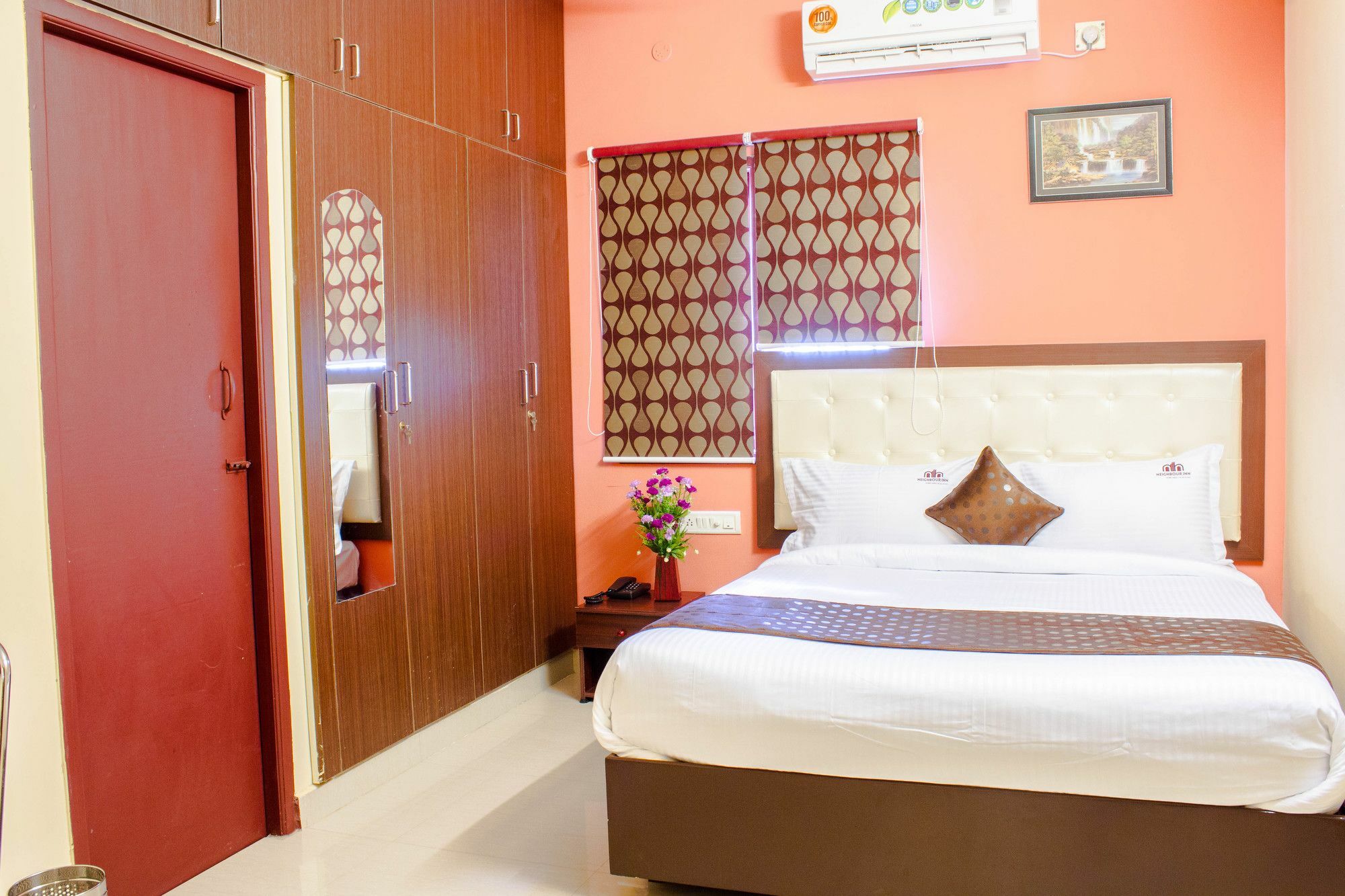 Hotel Oyo 6654 Neighbour