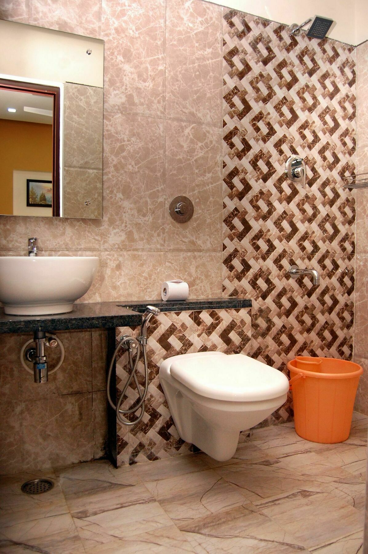 Orange Inn, Manapakkam