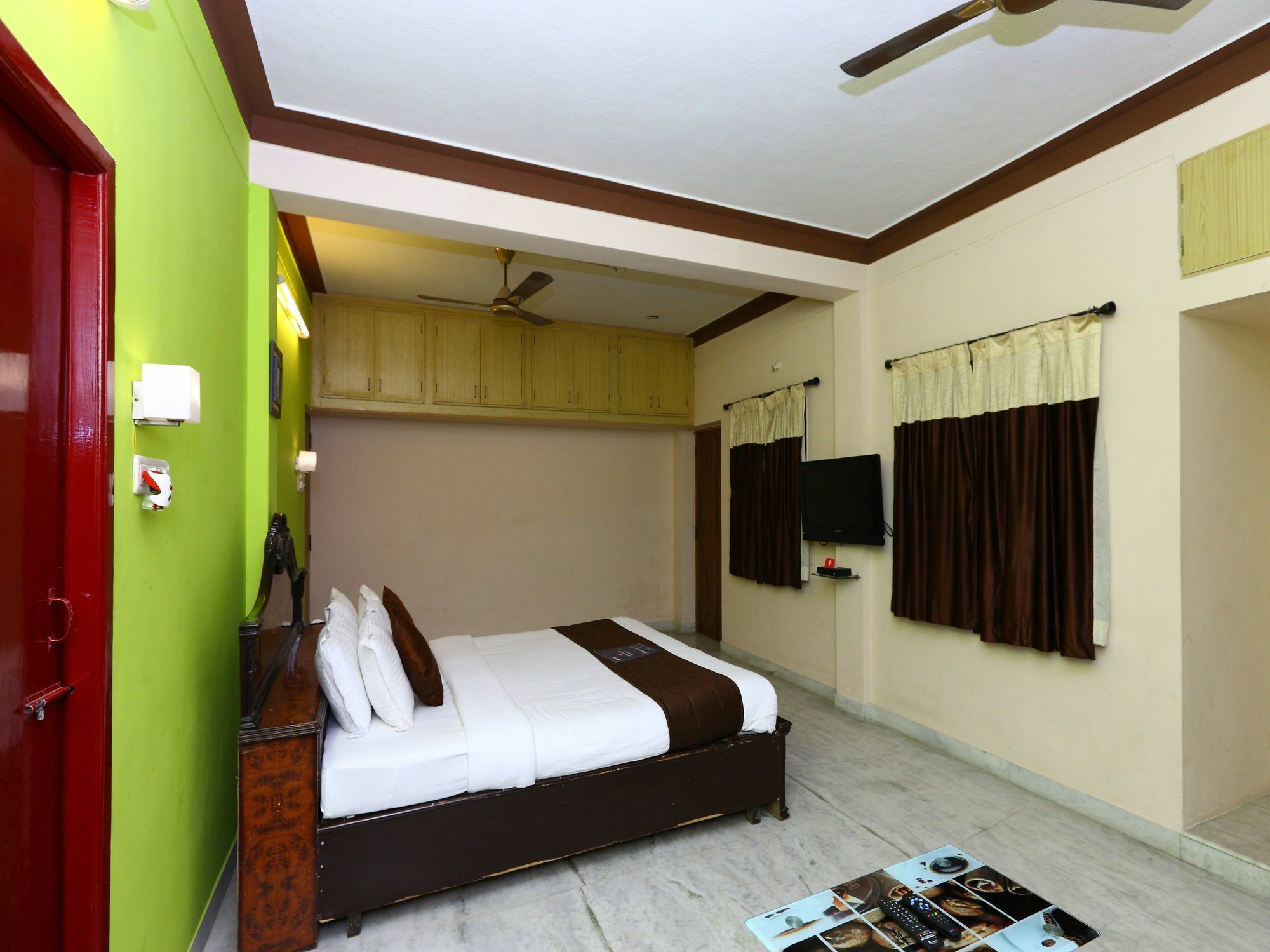 Oyo 8508 Heritage Residency Hotel 3*