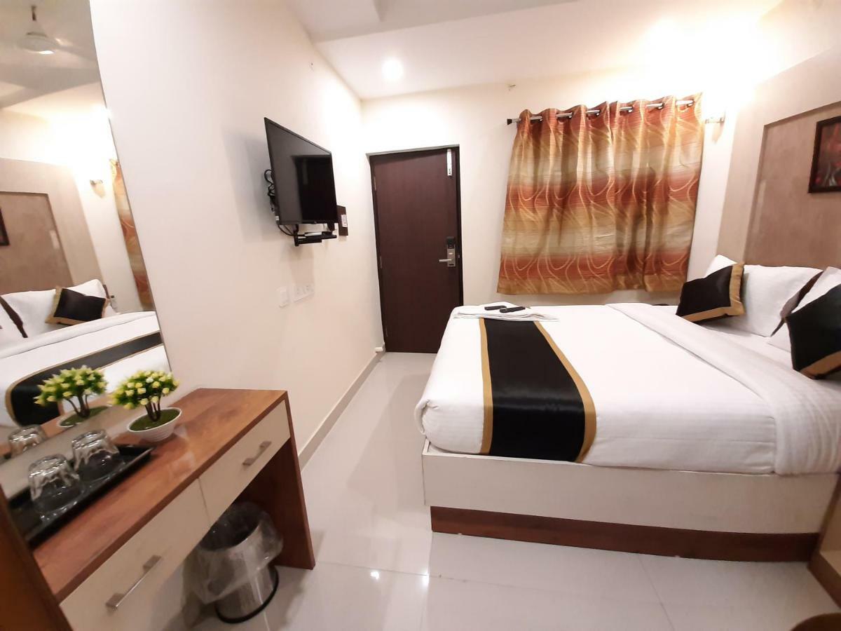 Liza Regency Hotel 3*