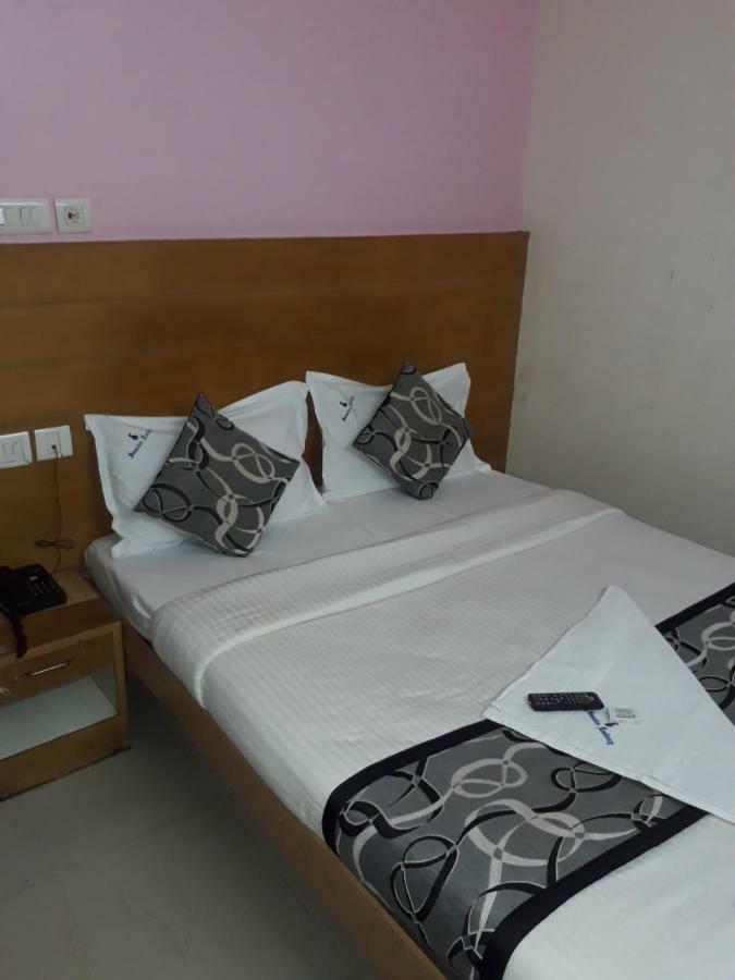 Lodge Samudra Residency *