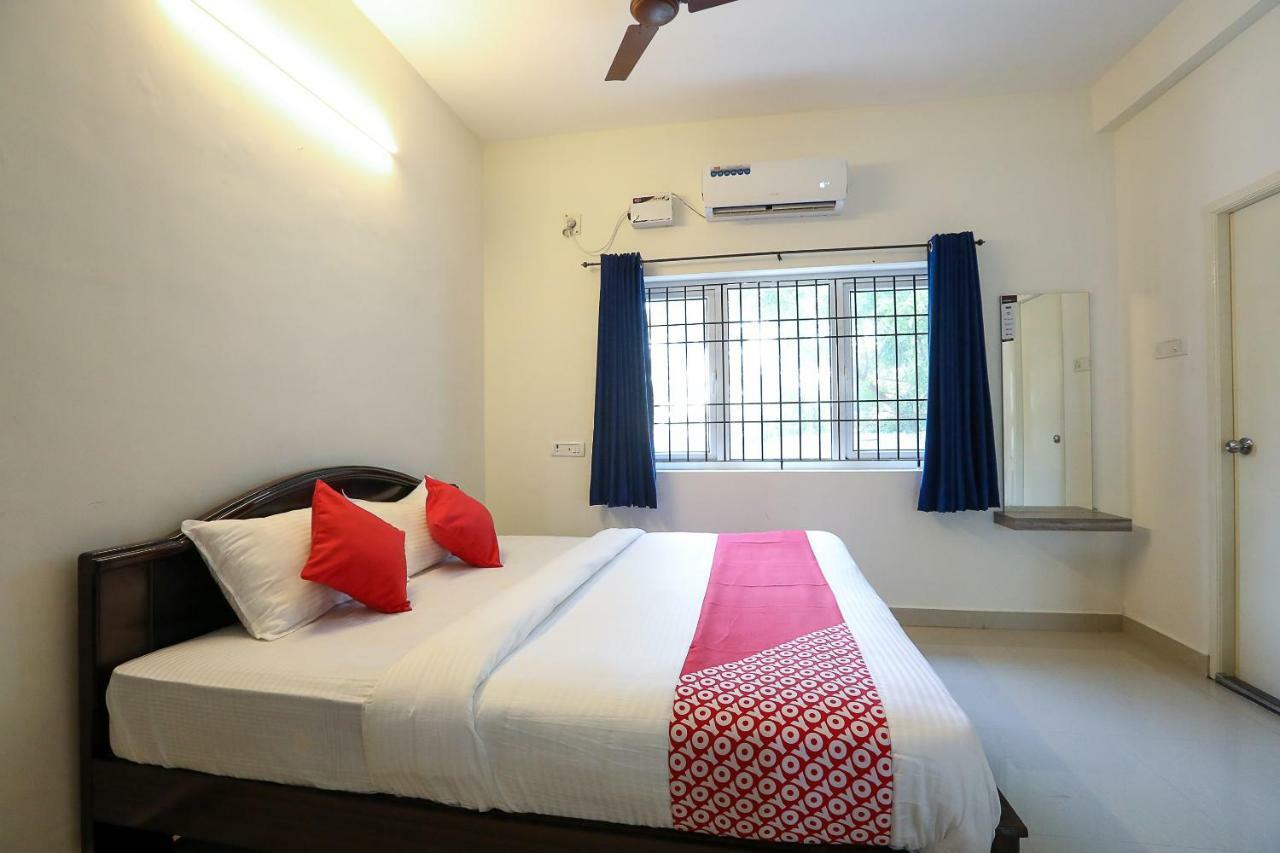 Oyo 42045 Nakshatra Enclave 3* Chennai