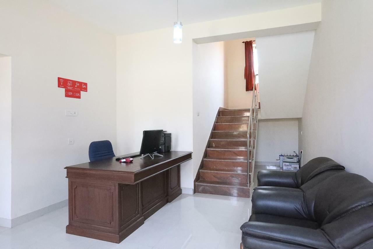 Oyo 42045 Nakshatra Enclave 3*