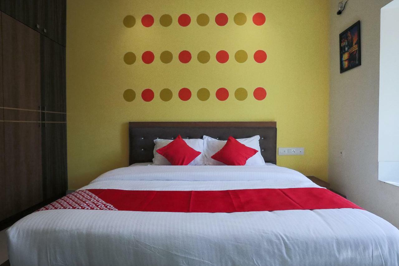 Hotel Oyo 42045 Nakshatra Enclave