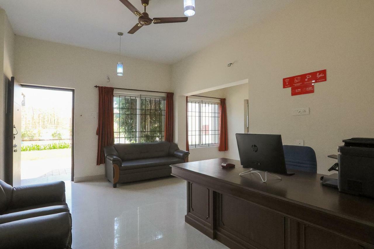 Oyo 42045 Nakshatra Enclave Hotel