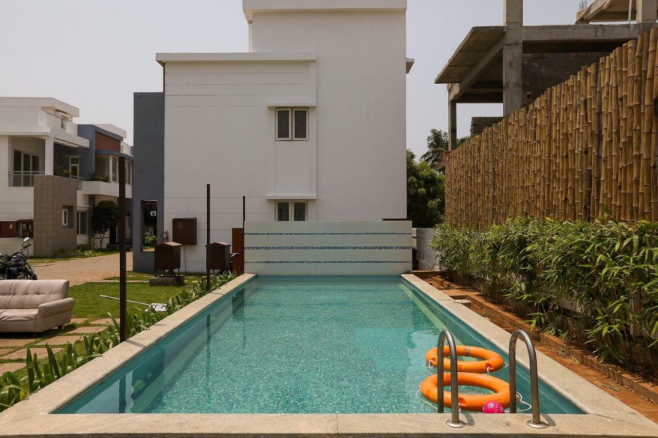 Oyo 42045 Nakshatra Enclave Hotel 3*