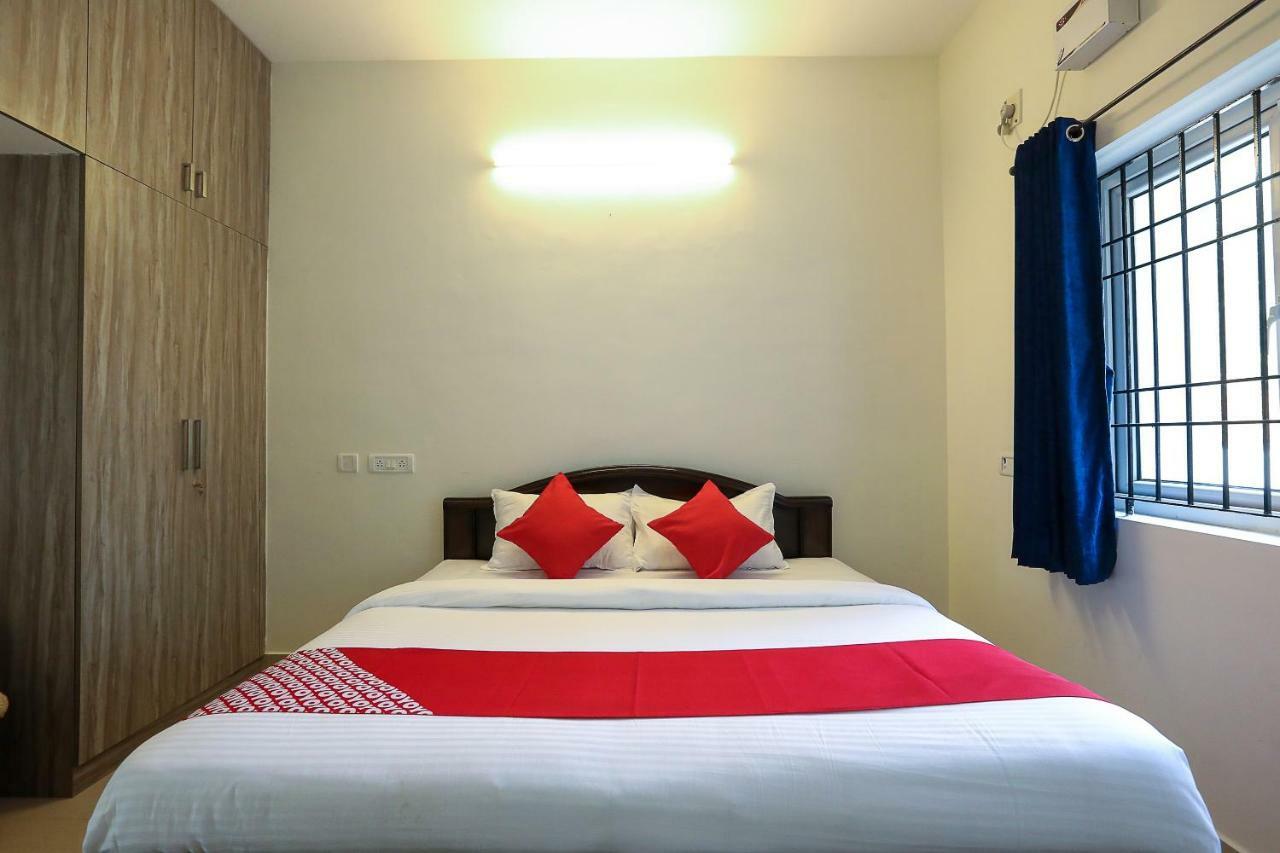 Hotel Oyo 42045 Nakshatra Enclave