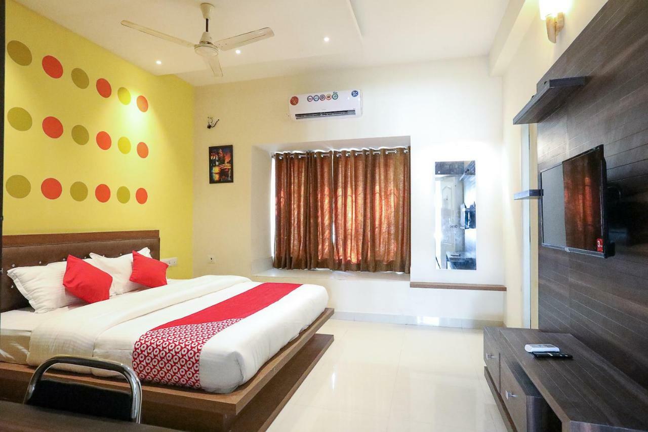 Oyo 42045 Nakshatra Enclave 3* Chennai