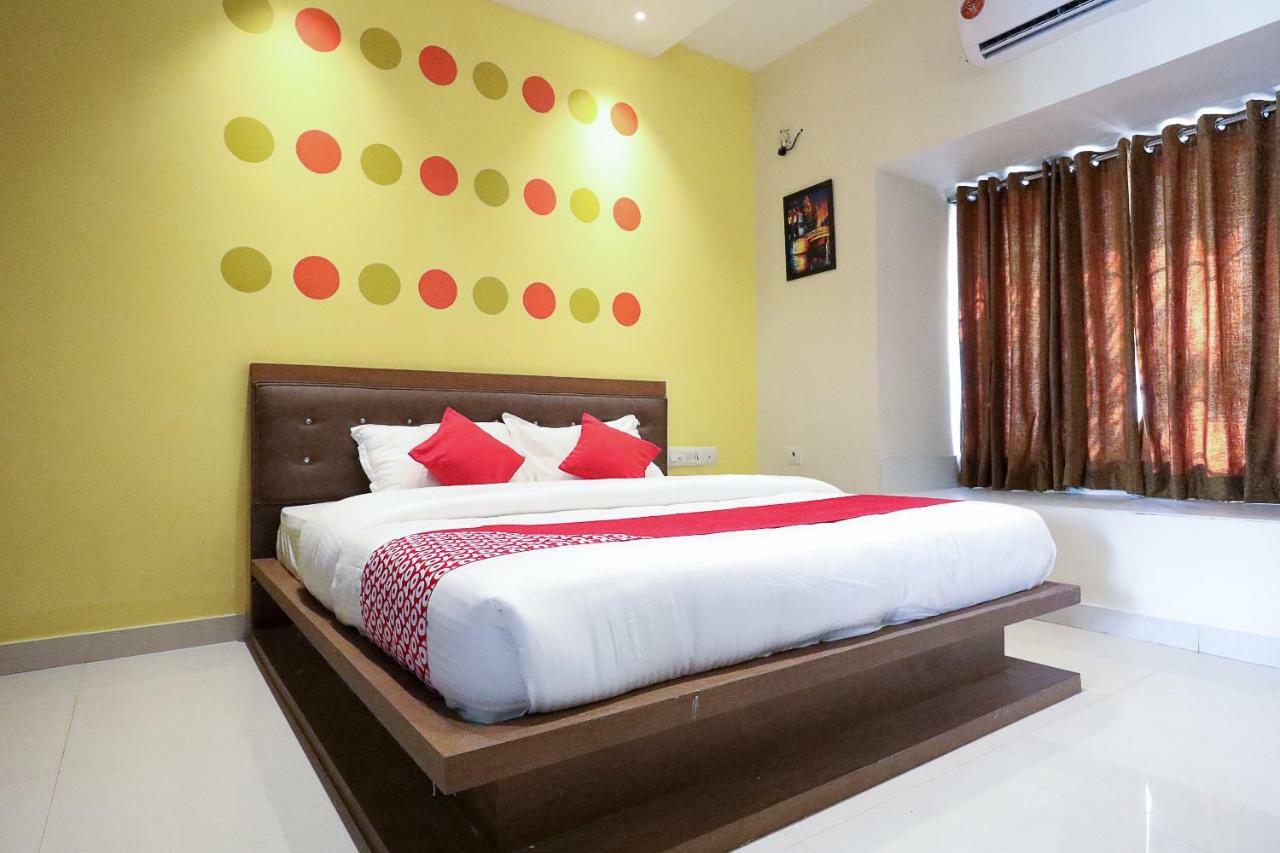 Oyo 42045 Nakshatra Enclave
