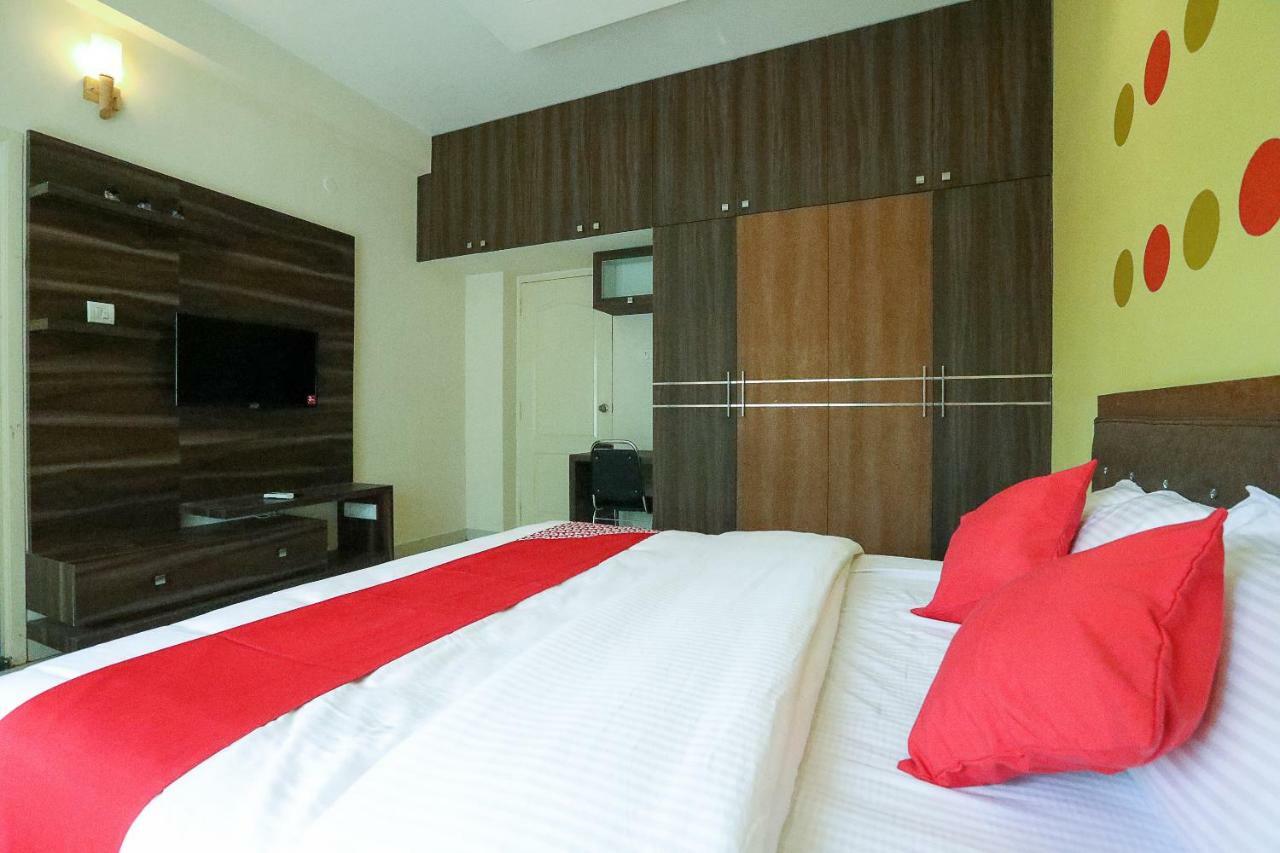 Hotel Oyo 42045 Nakshatra Enclave