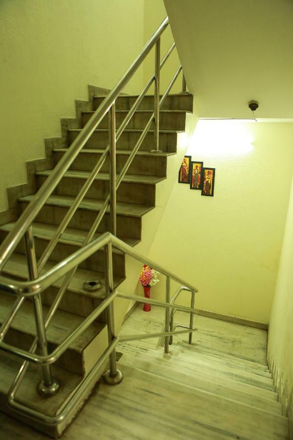 Sr Residency Guest house Chennai
