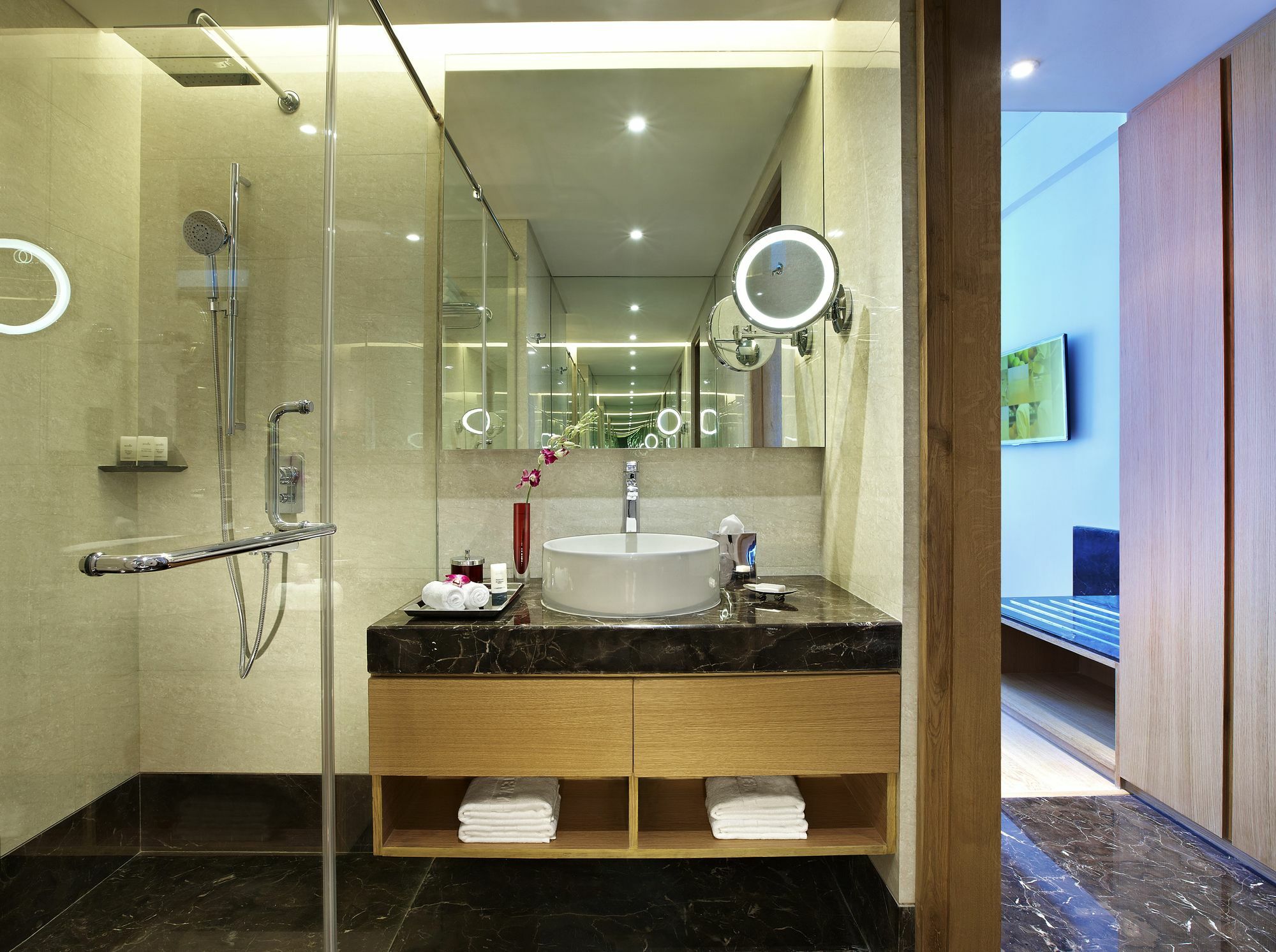 Vivanta It Expressway Omr 5*