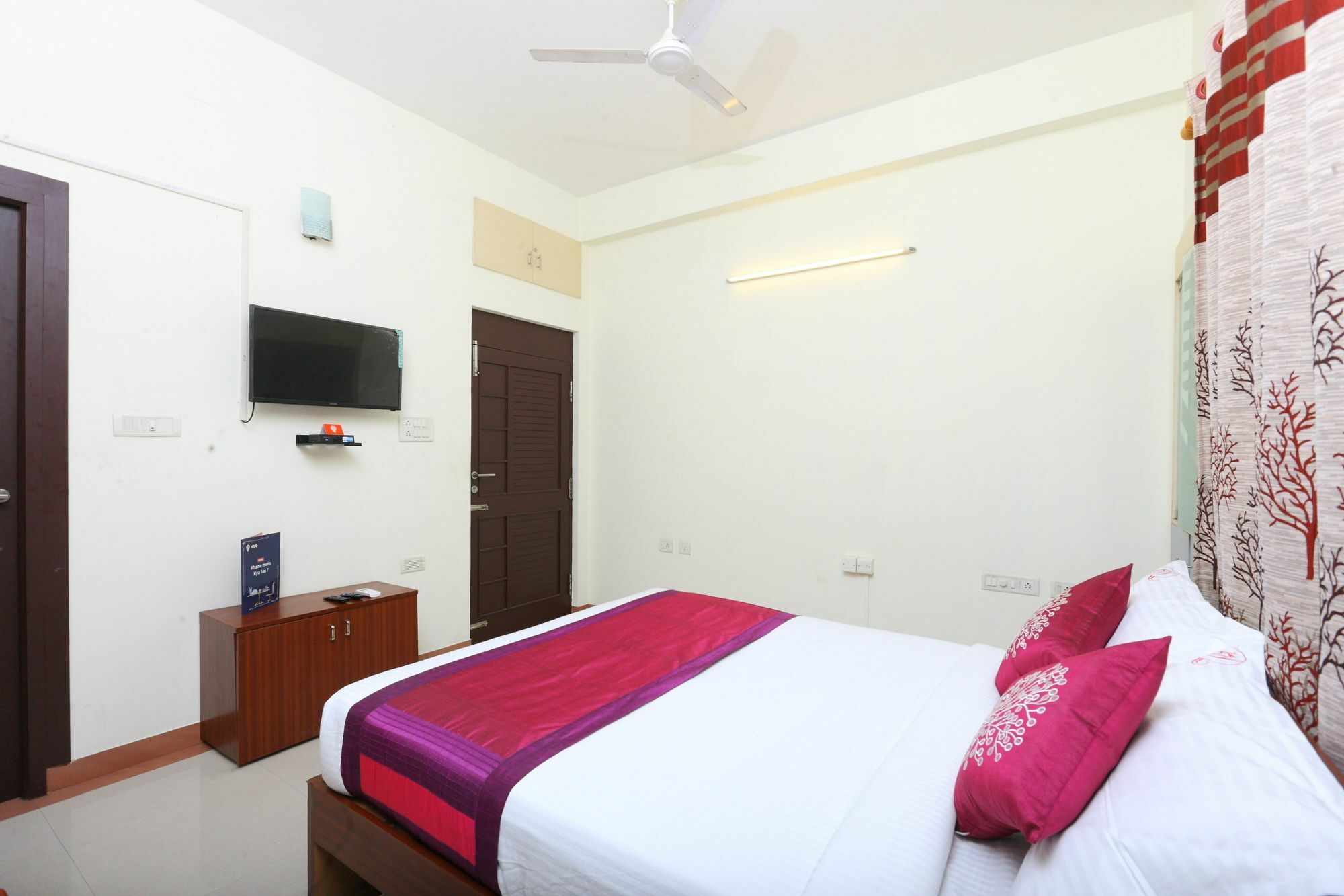Oyo 10545 Sorgam Serviced Hotel Chennai
